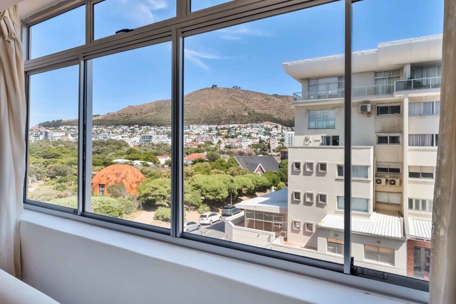 1 Bedroom Property for Sale in Mouille Point Western Cape